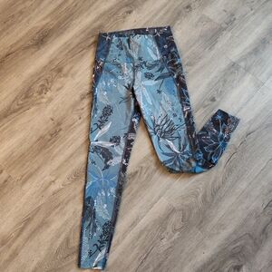 Maaji Athletic Blue Floral Leggings Women's Size Small